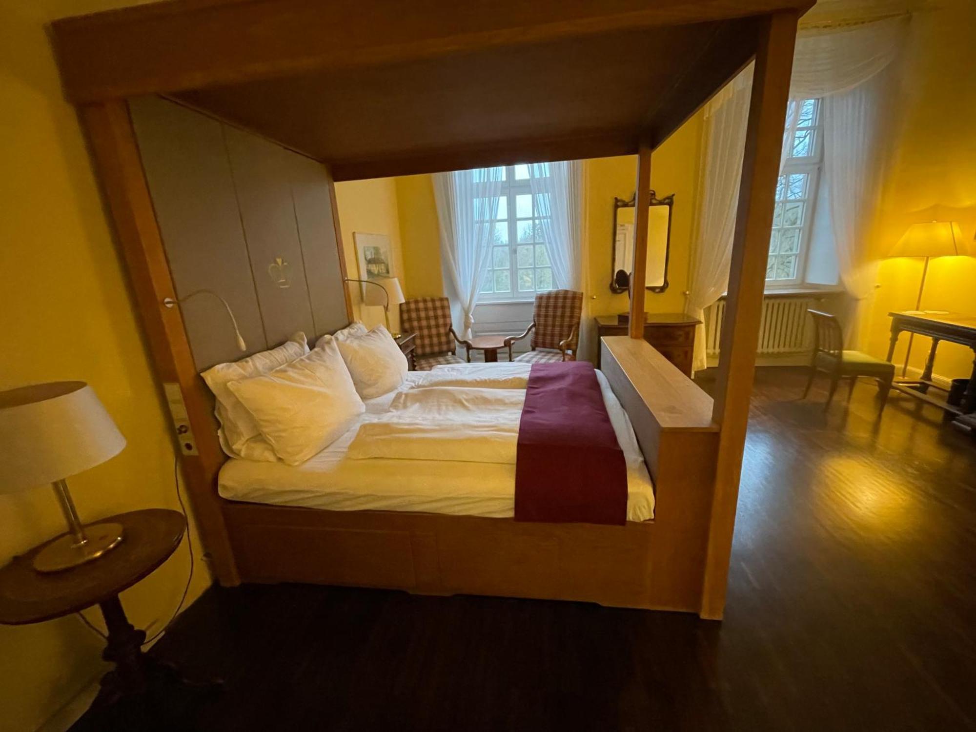 Hotel Schloss Hoehnscheid バート・アロルゼン エクステリア 写真