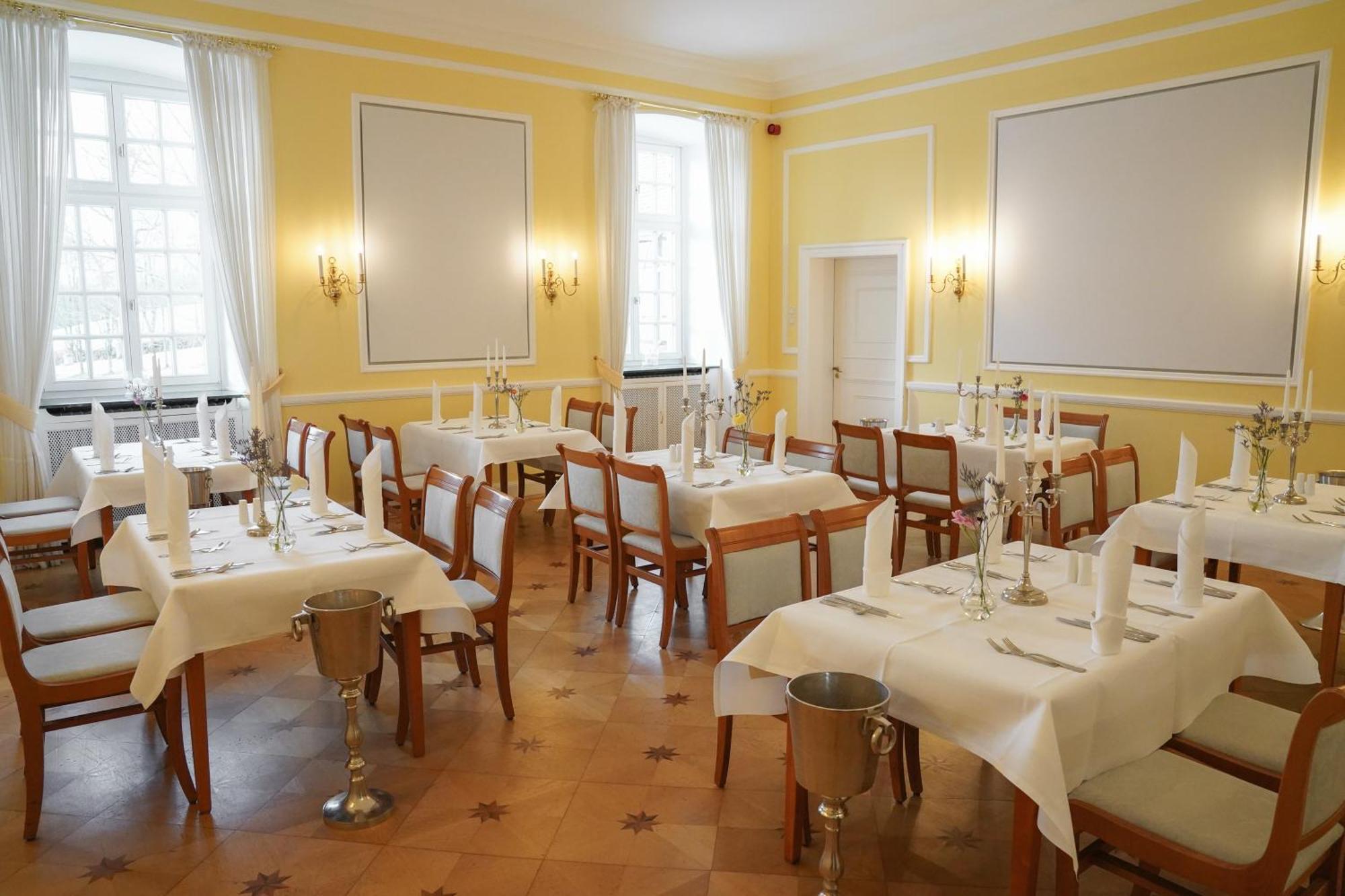 Hotel Schloss Hoehnscheid バート・アロルゼン エクステリア 写真